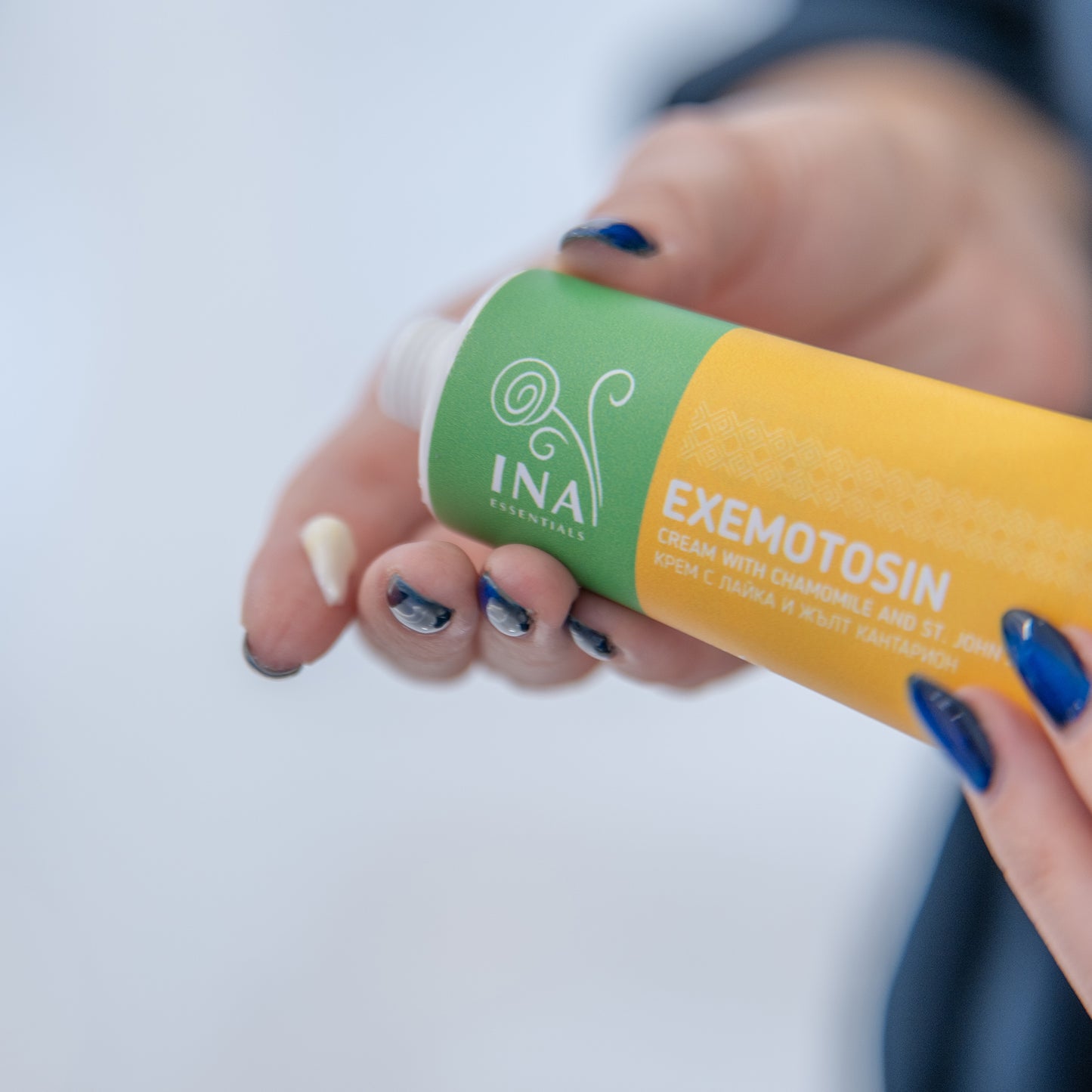 + Cadou Cremă pentru Psoriazis, Eczeme și Piele Iritată - cu Sunătoare, Mușețel și Propolis