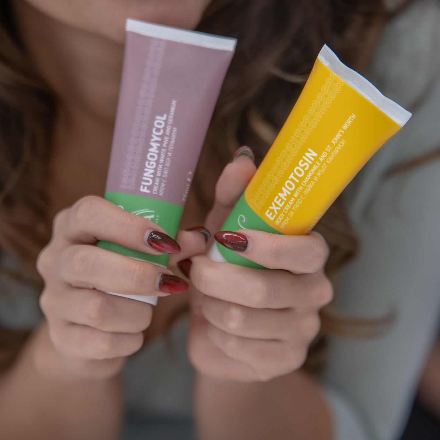 + Cadou Cremă pentru Psoriazis, Eczeme și Piele Iritată - cu Sunătoare, Mușețel și Propolis