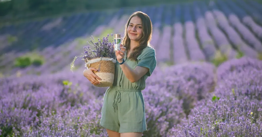 Șampon cu lavandă InaEssentials pentru scalp pruriginos și sensibil