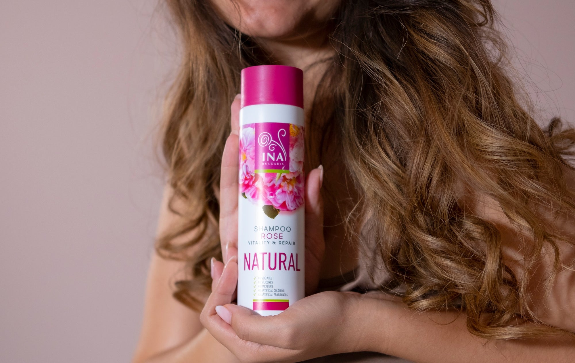 Șampon magic cu trandafiri pentru păr uscat și deteriorat
