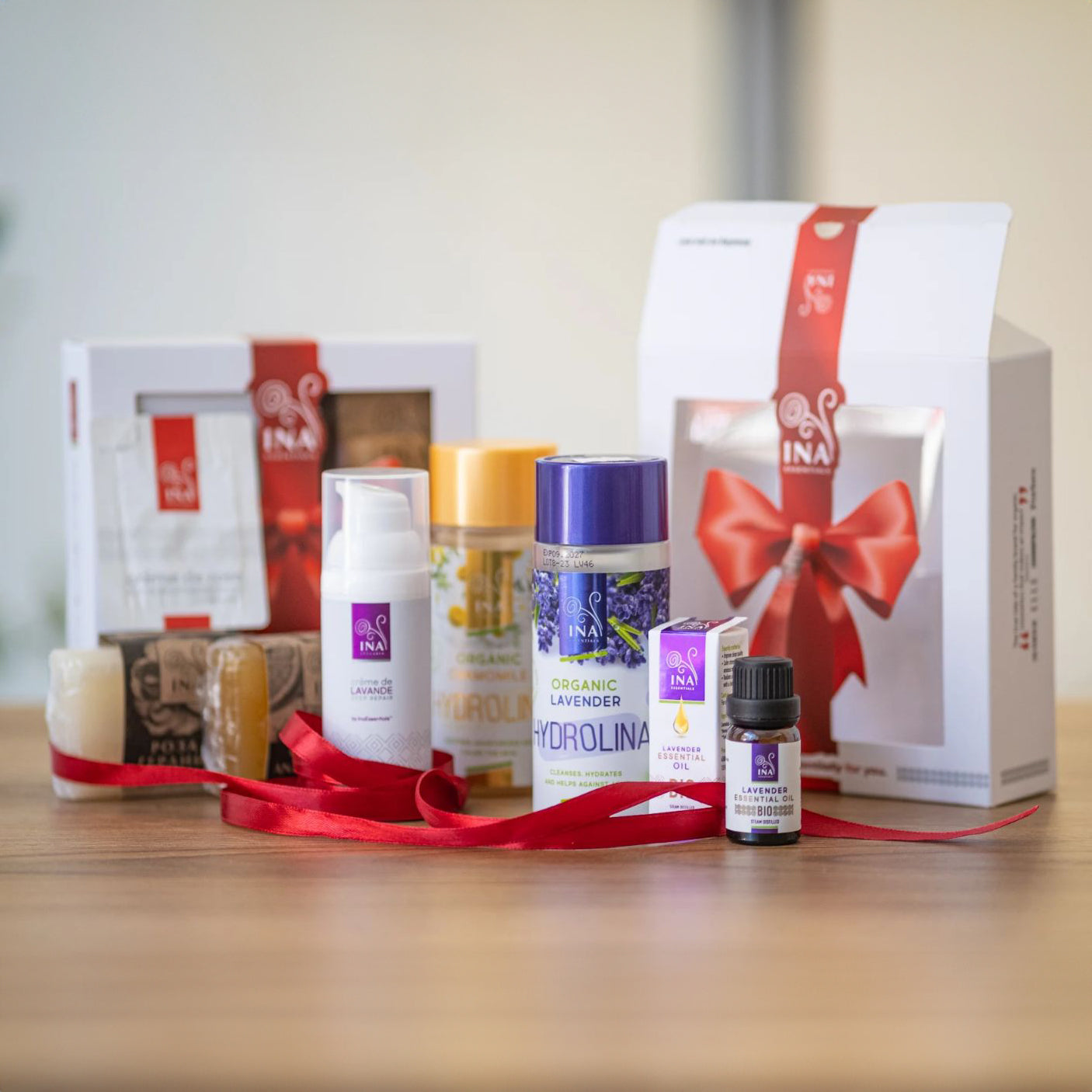 Cutia Cadou InaEssentials (17,8 cm × 14,7 cm × 5 cm)