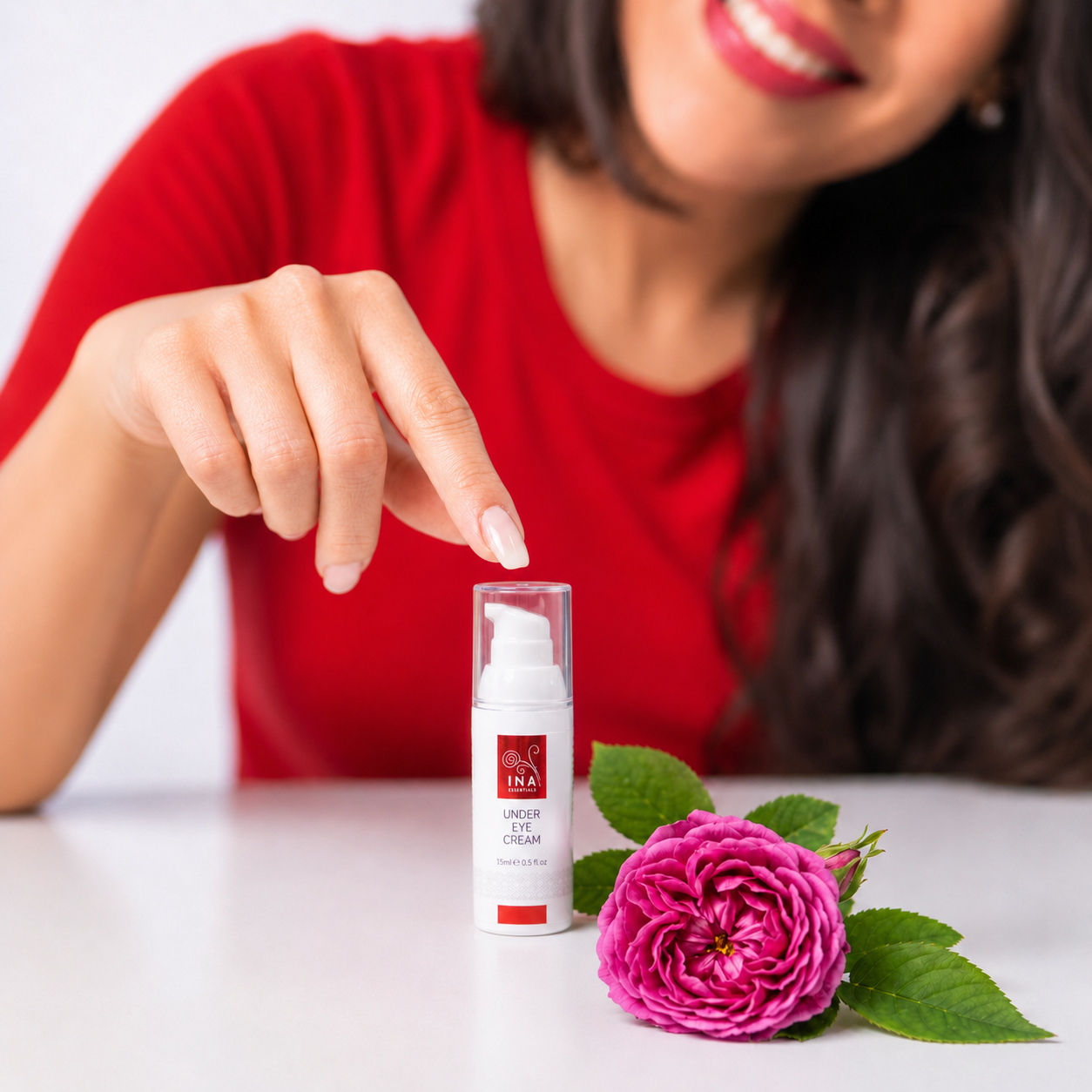 Cumpără 2 și Primești 1 Gratuit – Cremă Anti-îmbătrânire Premium pentru Ochi cu Trandafiri