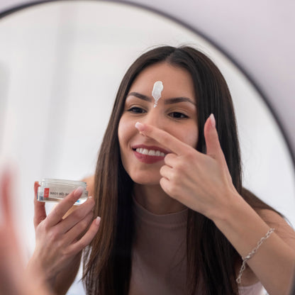 Cumpără 1 Cremă de Trandafiri și primești 3 Produse Gratuit