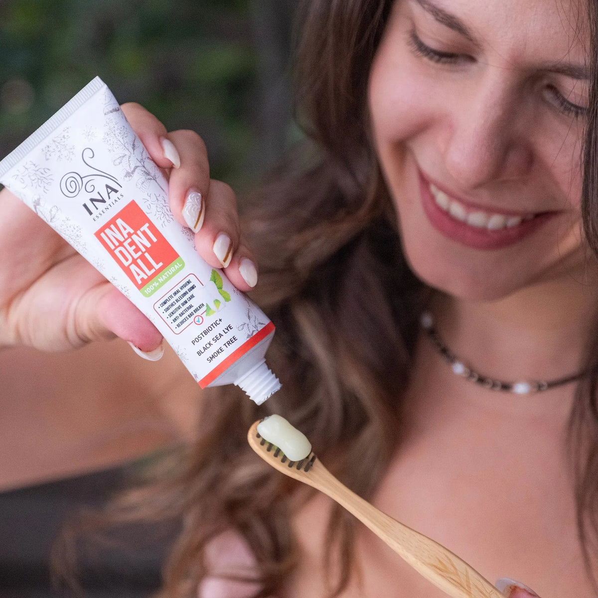 Cumpără Șamponul Natural cu Urzică și Pasta de dinți Ina Dent-All și Primești Gratuit Spuma Intimă FloraSync Active