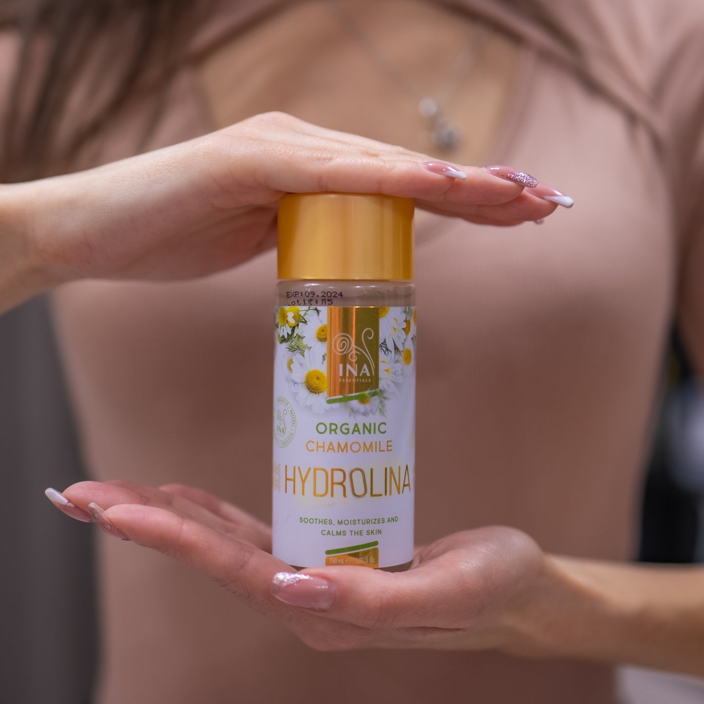 Cumpără 2 creme pentru psoriazis, eczeme și piele iritată și primești gratuit 1 apă organică de mușețel.